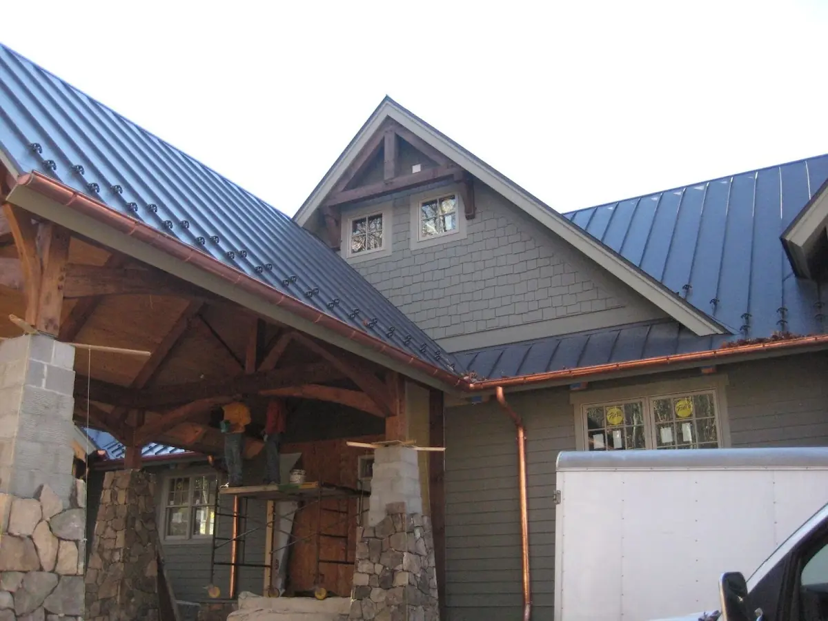 Craftsman Roofing team delivering quality roofing work in Oakwood Glen